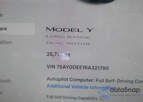2024 Tesla Model Y Long Range Dual Motor All-Wheel Drive z USA, uszkodzony, nr VIN 7SAYGDEE1RA321795